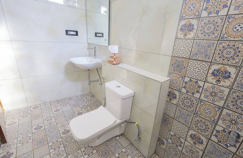 Vadanemelli Hotel | Izi Ocean Stay