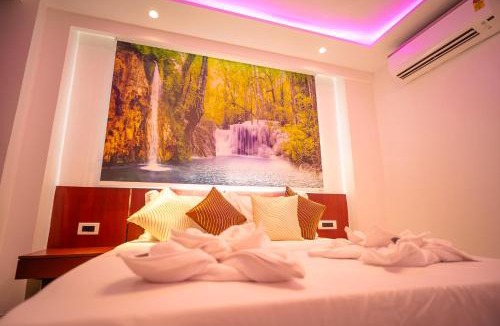 New Delhi House | J60 Suites, Ashok Vihar - Near Netaji Subhash Place