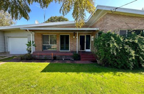 West Busselton House | Jacaranda Cottage