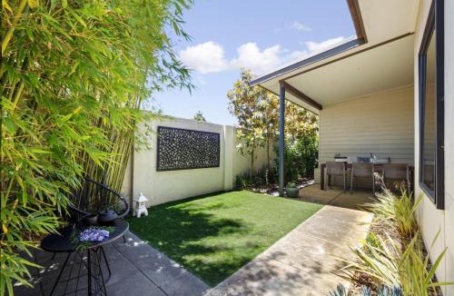 Margaret River Apartment | Jacaranda Lane - Sleek & Modern - Central