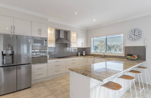 Salamander Bay House | Jackson View, 10 Jackson Close luxury holiday property with water views