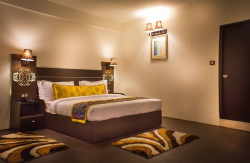 Sungava Hotel | Jain Group Royal Orchid & Spa