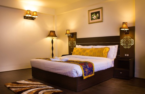 Sungava Hotel | Jain Group Royal Orchid & Spa
