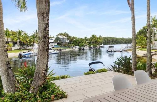 Noosa Heads Hotel | Jalynca, Waterfront Escape