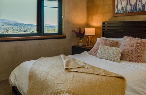 Upper Growee House | Jamaicaville - 90 Acre hilltop off-grid eco-home with awesome views