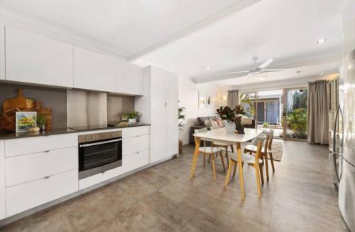 Noosaville Apartment | JAMES 20 Experience the laid back Noosa lifestyle