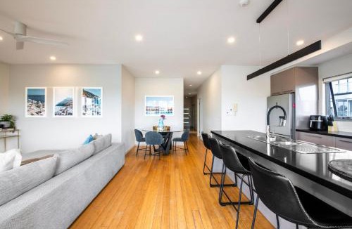 Ivanhoe Apartment | Jasandro Ivanhoe Base 17