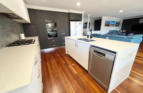 South West Rocks House | Jaspa - River Views - Bring your own linen