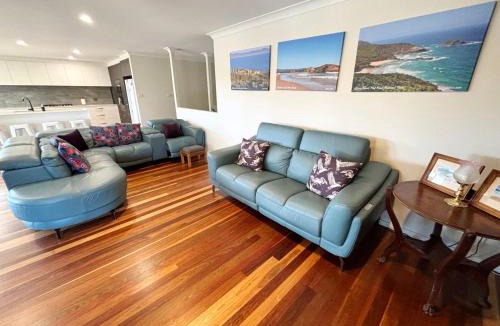 South West Rocks House | Jaspa - River Views - Bring your own linen