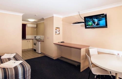 Kearneys Spring Hotel | Jefferys Motel