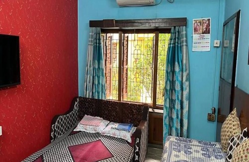 Kolkata Apartment | Jharna's Homestay with Kitchen,Dinning & a Garden view with in a City