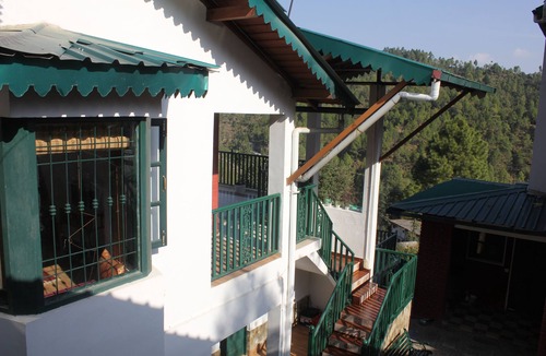 Mukteshwar Cottage | Joie de Vivre- Charming cottage with 6 bedrooms in Mukteshwar