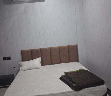 Mathura Bed & Breakfast | Jsr inn