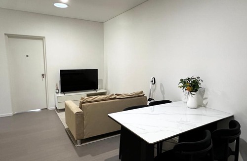 Morley House | June Stay