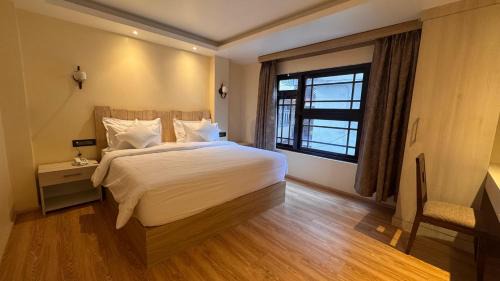 Lachen Hotel | Juniper Mountain Resort