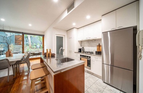 Kent Town Villa | Juniper on Rundle - A Leafy City-fringe Escape