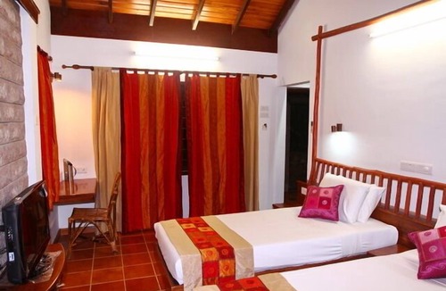 Saranthangi Resort | Kadambavanam Ethnic Village Resort