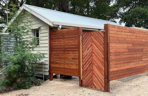 Raymond Island House | Kangaroo Bungalow Raymond Island