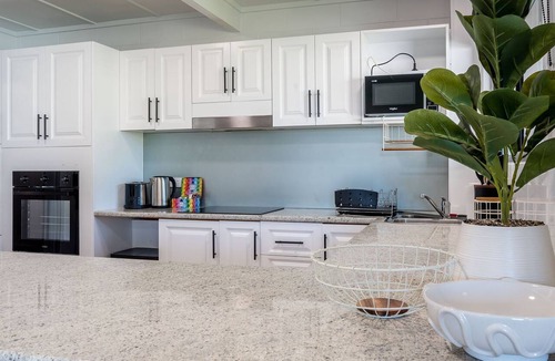 Kangaroo Point Apartment | Kangaroo Point Urban Escape Walk to River & CBD