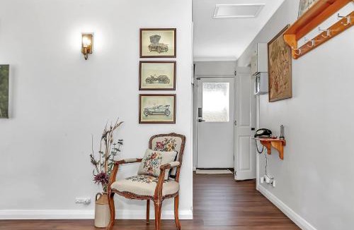 Crafers West Villa | Karku Wardli Cottage Luxury Hills Retreat