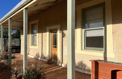 Willowie House | Katz Retreat, interactive farm stay