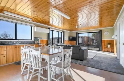 St Helens Apartment | Kellraine Holiday Units