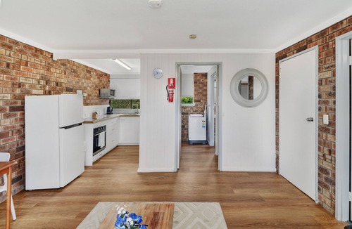 St Helens Apartment | Kellraine Holiday Units
