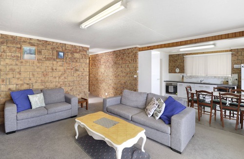 St Helens Apartment | Kellraine Holiday Units