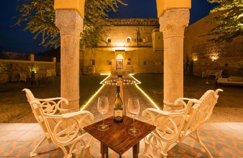 Gurugram Villa | Khohar Haveli with Complimentary Breakfast and outdoor pool
