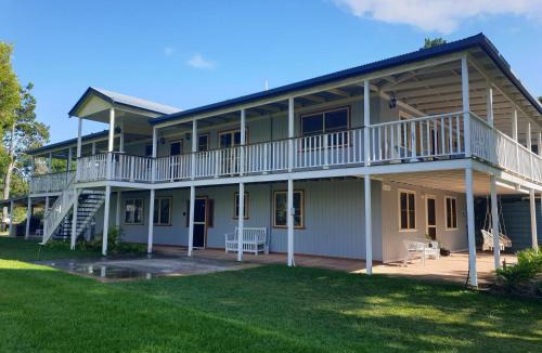 Brisbane Waterfront House | Kiarabilli on Moreton