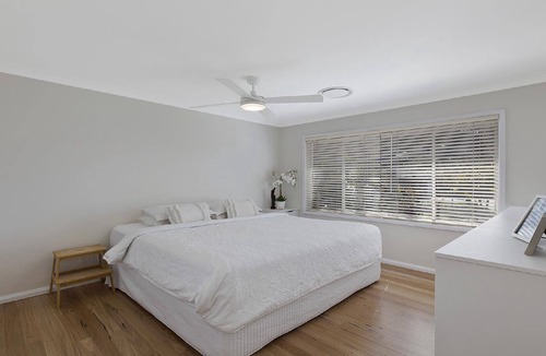 Wamberal House | KIKI PALMS - BEACHSIDE ENTERTAINER WITH LAGOON STYLE SALTWATER POOL