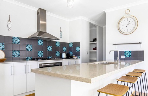 Dunsborough House | Killarney Retreat - Dunsborough