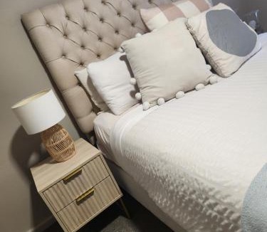Leeton Hotel | Kindred Studio Apartments