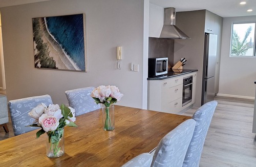 Kings Beach Apartment | Kings Beachside Escape - Spacious 2 bedroom Apartment with Ocean Views,
