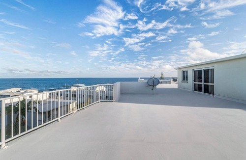 Kings Beach Apartment | Kings Beachside Escape - Spacious 2 bedroom Apartment with Ocean Views,