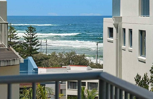 Kings Beach Apartment | Kings Beachside Escape - Spacious 2 bedroom Apartment with Ocean Views,