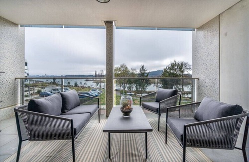 Kingston Apartment | Kingston Foreshore Apt with Water Views