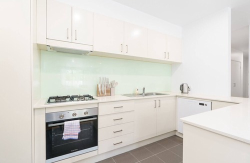 Kingston Apartment | Kingston Modern Home – Large and Stylish Spaces