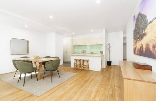 Kingston Apartment | Kingston Modern Home – Large and Stylish Spaces