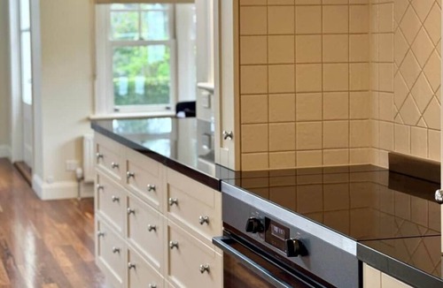 Warragul House | Kinstead Mansion - Modern escape for up to 21 guests 1 hour away from Melbourne!
