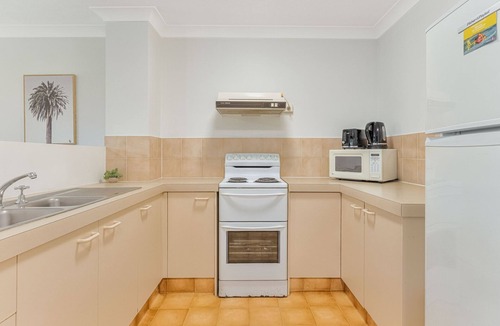 Coolangatta Apartment | Kirra Belle 1 - Central Kirra - Pet Friendly!