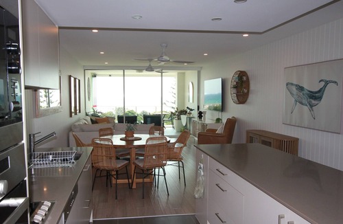 Coolangatta Hotel | Kirra Surf Apartments