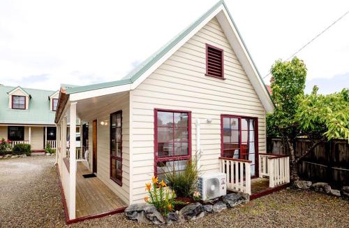 Strahan Apartment | Kitty's Cottages - Managed by BIG4 Strahan Holiday Retreat