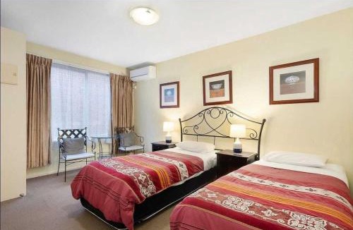 East Melbourne Apartment | Knightsbridge Apartments