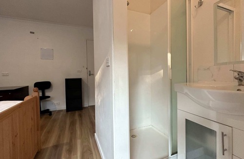 Sandy Bay Apartment | Knowledge Lodge, cozy studio apartment 1