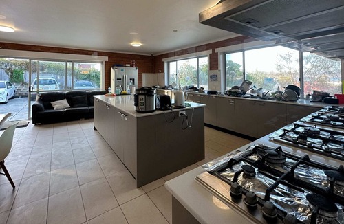 Sandy Bay Apartment | Knowledge Lodge, cozy studio apartment 3
