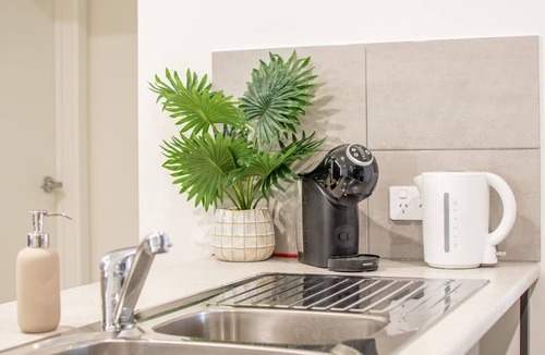 Hillcrest Apartment | Koala Hideaway Urban Unit Close to Adelaide CBD