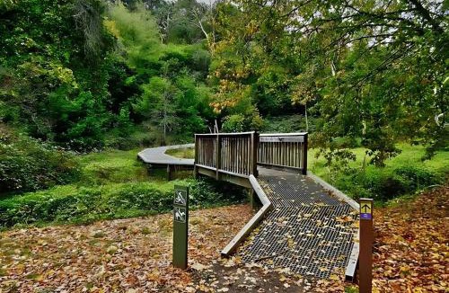 Crafers West House | Koora Nest - Secluded Bushland Escape in the Hills
