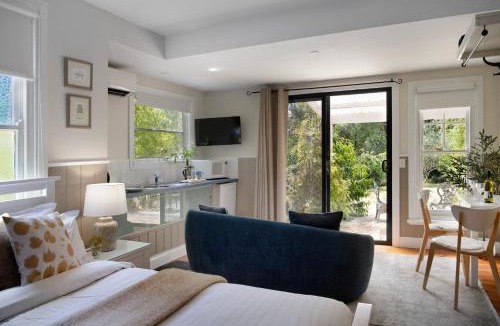 Hepburn House | Koovelly Garden Studio- cosy retreat