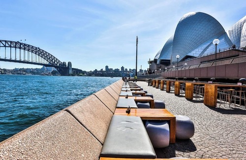 McMahons Point Apartment | KozyGuru | MacMahons Point | Harbour Breeze Escape
